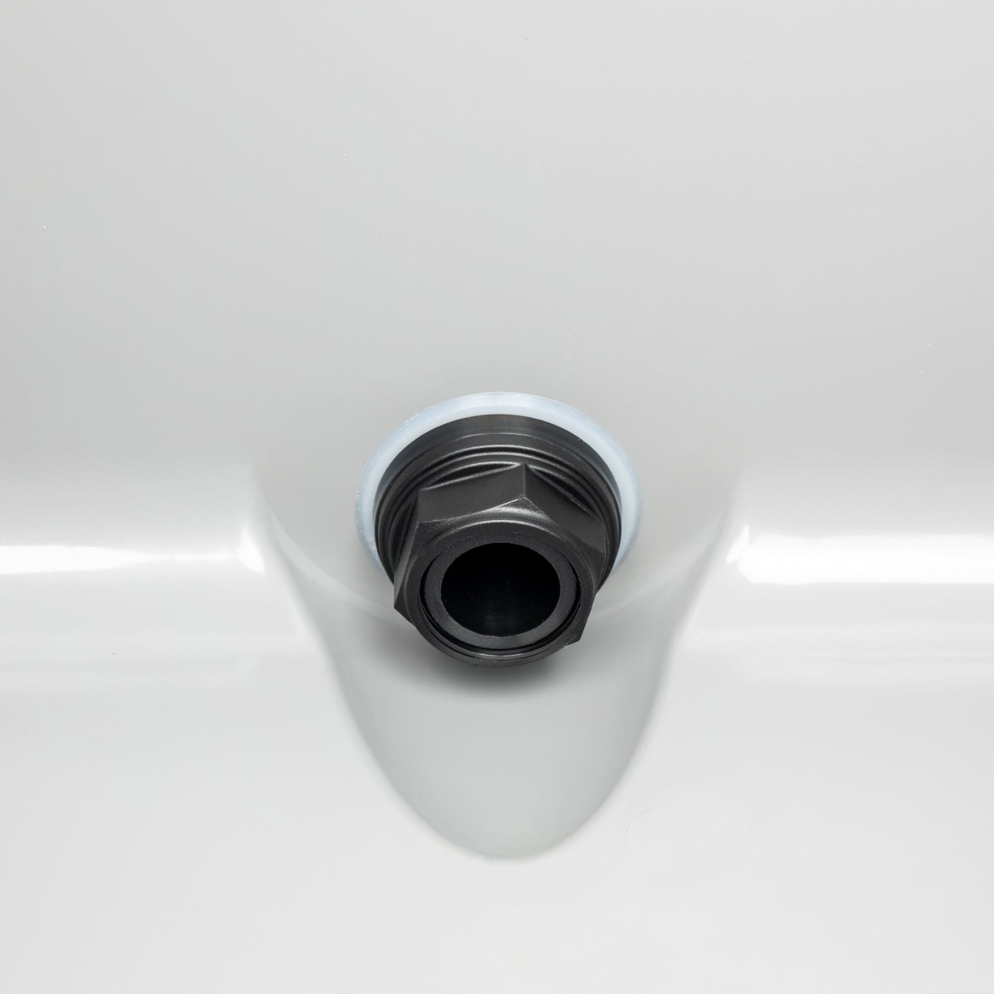 52 QT Ultra-Light Cooler Drain Plugs image 7