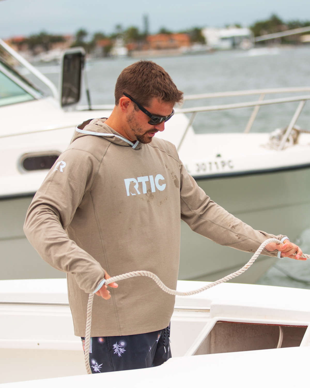 Men's R-Tech Sun Hoodie image 3